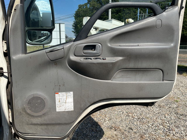 日野デュトロ平ボディ小型（2t・3t）[写真26]