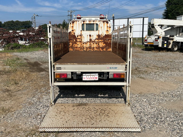 日野デュトロ平ボディ小型（2t・3t）[写真09]