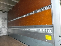 三菱ふそうキャンターアルミウイング小型（2t・3t）[写真10]