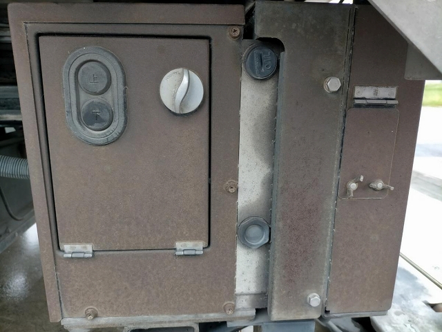 三菱ふそうキャンターアルミウイング小型（2t・3t）[写真19]