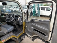 三菱ふそうキャンターアルミウイング小型（2t・3t）[写真21]