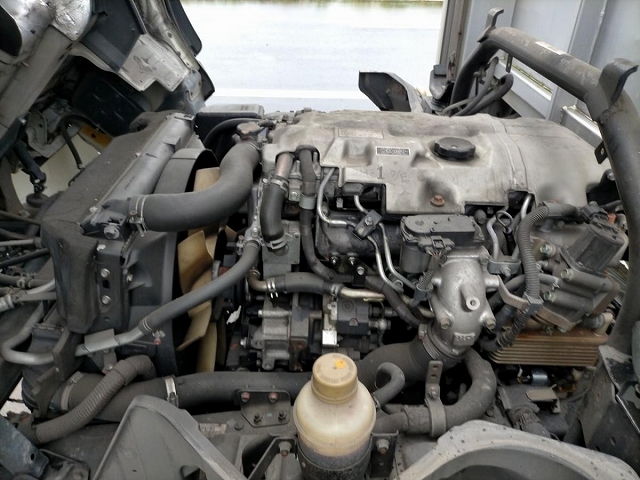 三菱ふそうキャンターアルミウイング小型（2t・3t）[写真29]