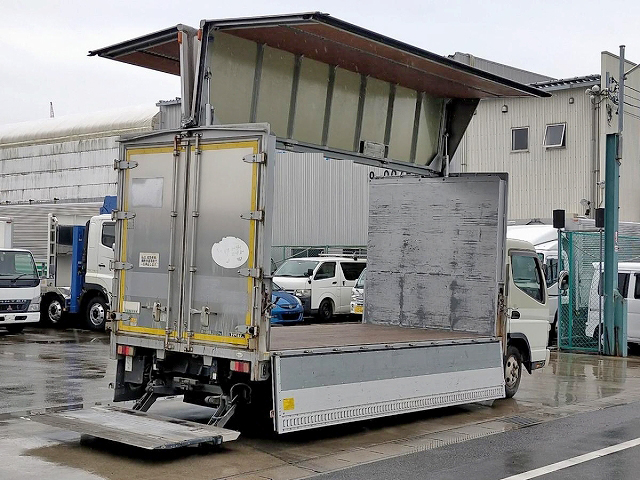 三菱ふそうキャンターアルミウイング小型（2t・3t）[写真04]