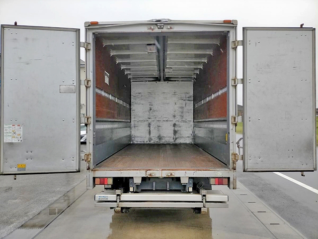 三菱ふそうキャンターアルミウイング小型（2t・3t）[写真07]