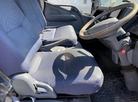 三菱ふそうキャンターアルミバン小型（2t・3t）[写真14]