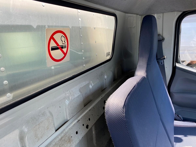 三菱ふそうキャンターアルミバン小型（2t・3t）[写真20]