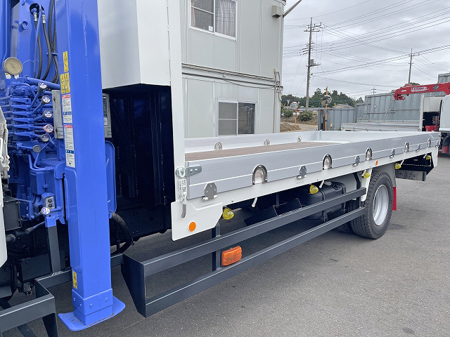 三菱ふそうファイターセルフクレーン4段増トン（6t・8t）[写真08]