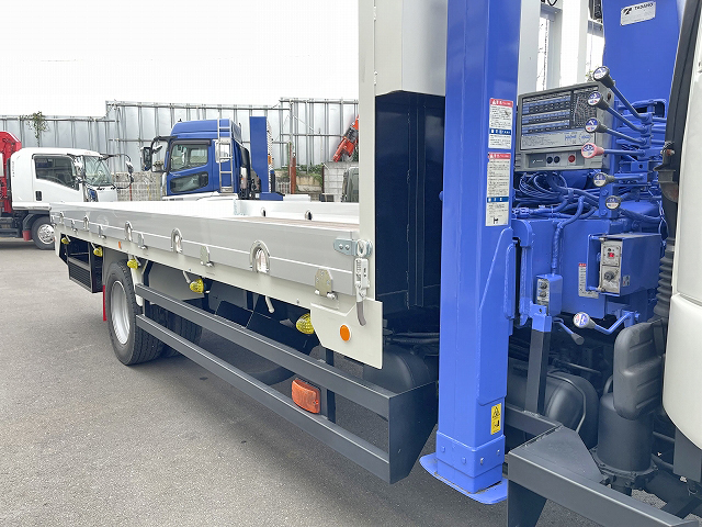 三菱ふそうファイターセルフクレーン4段増トン（6t・8t）[写真09]