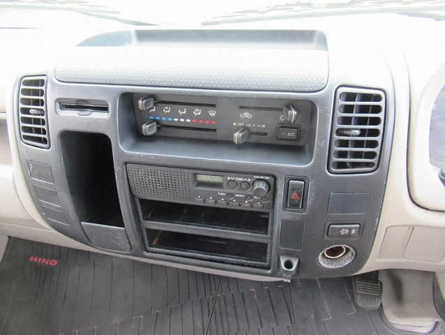 日野デュトロアルミバン小型（2t・3t）[写真12]