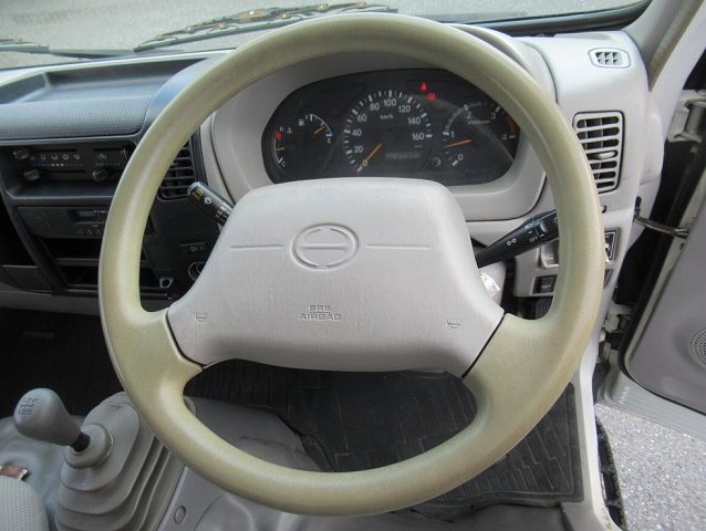 日野デュトロアルミバン小型（2t・3t）[写真15]