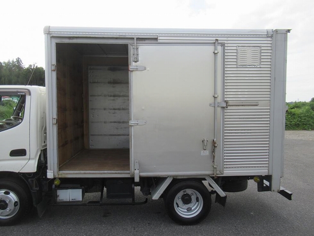 日野デュトロアルミバン小型（2t・3t）[写真19]