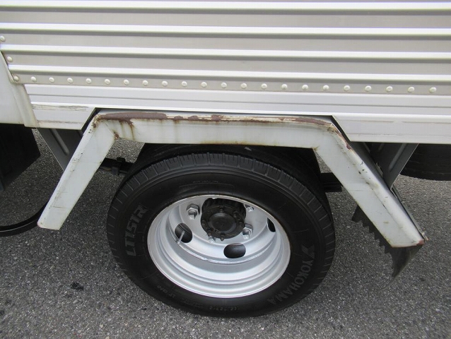 日野デュトロアルミバン小型（2t・3t）[写真28]