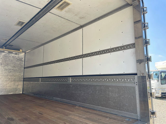 三菱ふそうファイター冷蔵冷凍ウイング中型（4t）[写真14]