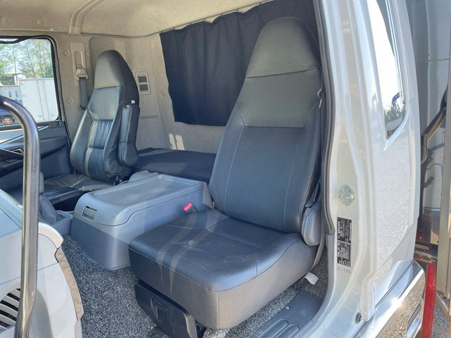 三菱ふそうファイター冷蔵冷凍ウイング中型（4t）[写真32]