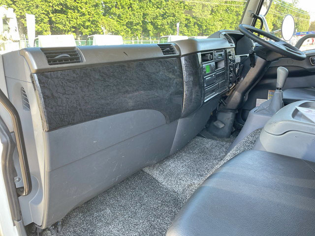 三菱ふそうファイター冷蔵冷凍ウイング中型（4t）[写真33]