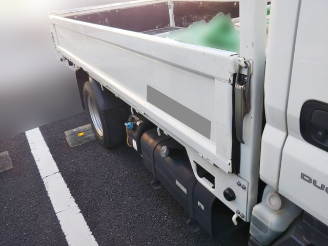 三菱ふそうキャンター平ボディ小型（2t・3t）[写真11]