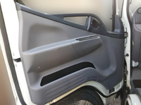 三菱ふそうキャンター平ボディ小型（2t・3t）[写真24]