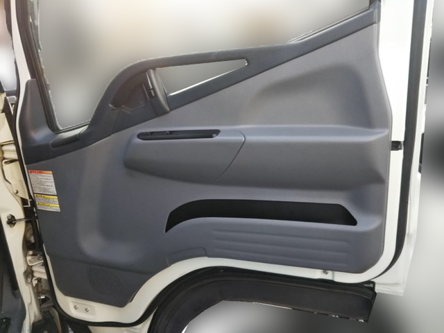 三菱ふそうキャンター平ボディ小型（2t・3t）[写真25]
