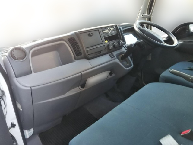 三菱ふそうキャンター平ボディ小型（2t・3t）[写真29]