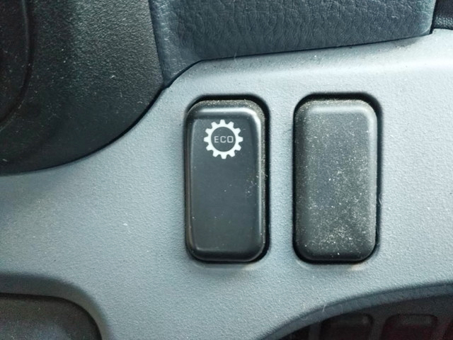 三菱ふそうキャンター平ボディ小型（2t・3t）[写真32]