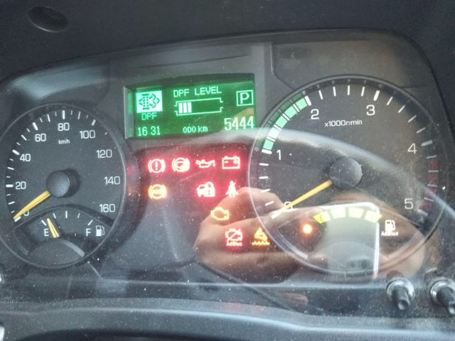 三菱ふそうキャンター平ボディ小型（2t・3t）[写真35]