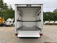 いすゞエルフアルミバン小型（2t・3t）[写真10]