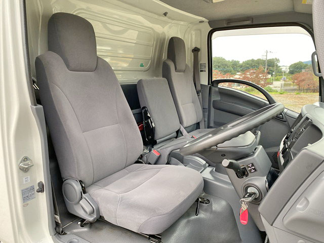 いすゞエルフアルミバン小型（2t・3t）[写真31]