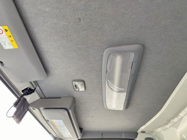 いすゞエルフアルミバン小型（2t・3t）[写真35]