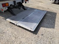 いすゞフォワードアルミバン中型（4t）[写真10]