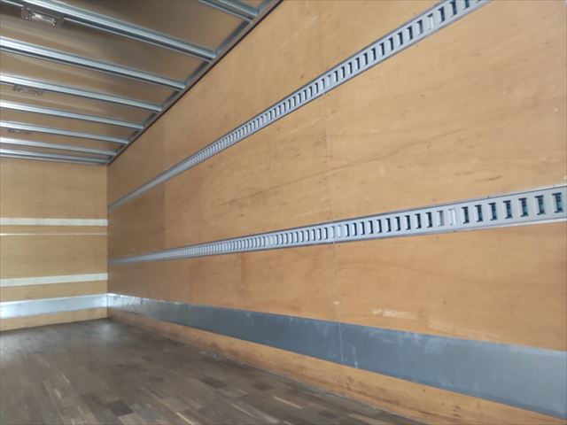 いすゞフォワードアルミバン中型（4t）[写真14]