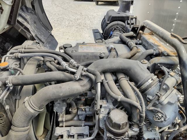 いすゞフォワードアルミバン中型（4t）[写真21]