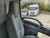 いすゞフォワードアルミバン中型（4t）[写真24]