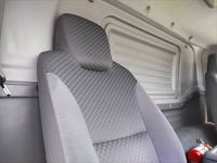 いすゞフォワードアルミバン中型（4t）[写真26]