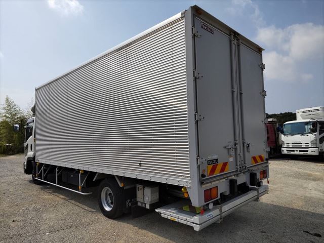 いすゞフォワードアルミバン中型（4t）[写真03]