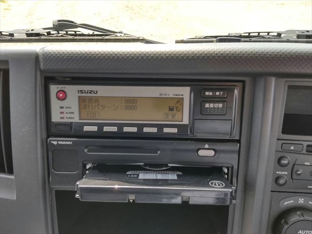 いすゞフォワードアルミバン中型（4t）[写真30]