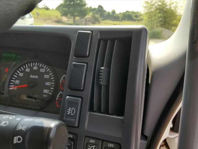 いすゞフォワードアルミバン中型（4t）[写真33]