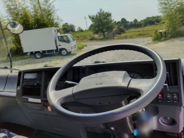 いすゞフォワードアルミバン中型（4t）[写真36]