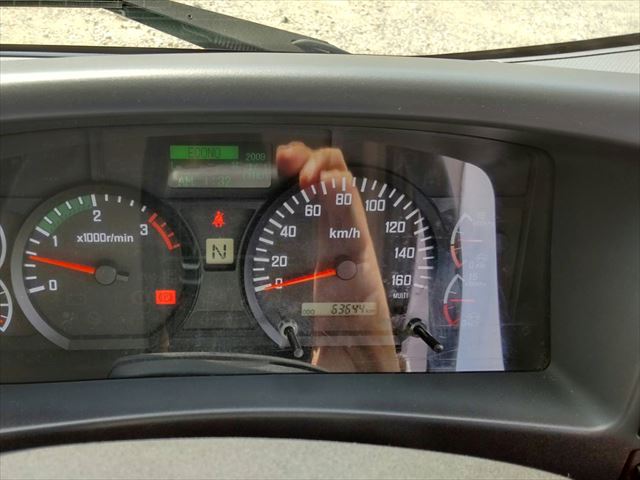 いすゞフォワードアルミバン中型（4t）[写真37]