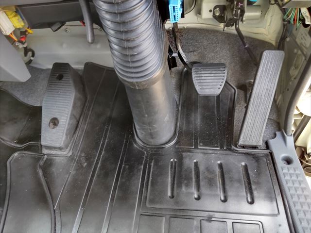 いすゞフォワードアルミバン中型（4t）[写真40]