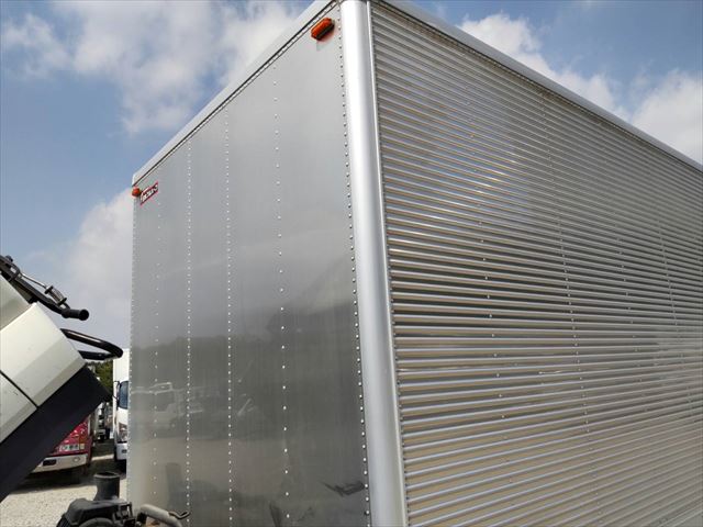 いすゞフォワードアルミバン中型（4t）[写真08]