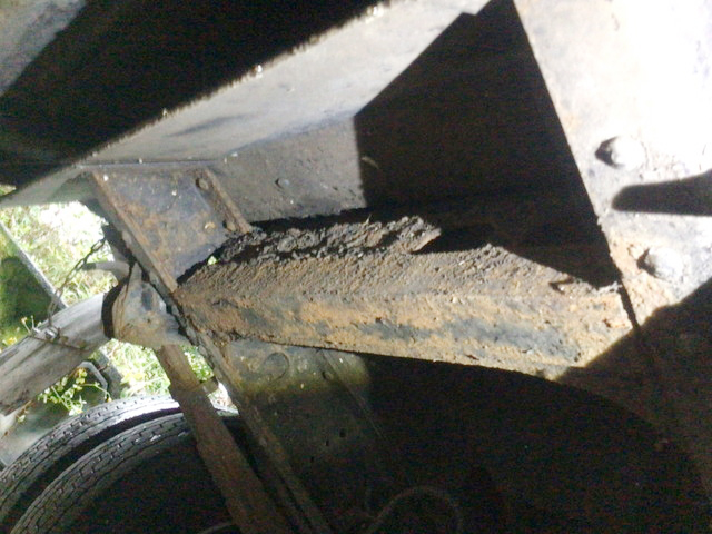 いすゞフォワードパッカー車（塵芥車）増トン（6t・8t）[写真21]