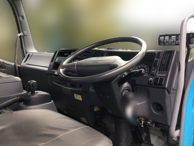 いすゞフォワードパッカー車（塵芥車）増トン（6t・8t）[写真32]