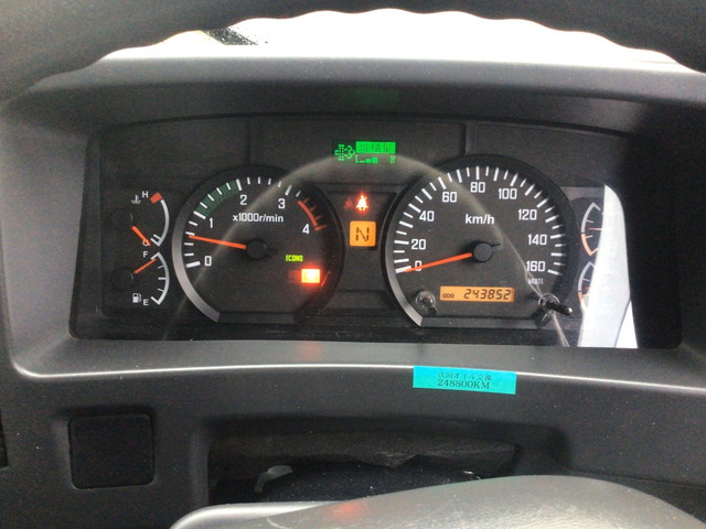 いすゞフォワードパッカー車（塵芥車）増トン（6t・8t）[写真36]