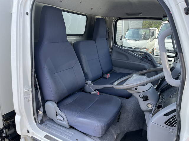 三菱ふそうキャンター冷凍車（冷蔵車）小型（2t・3t）[写真25]