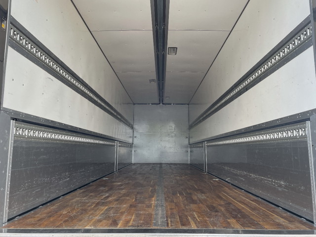 三菱ふそうスーパーグレートアルミウイング大型（10t）[写真10]