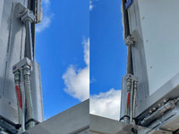 三菱ふそうスーパーグレートアルミウイング大型（10t）[写真12]