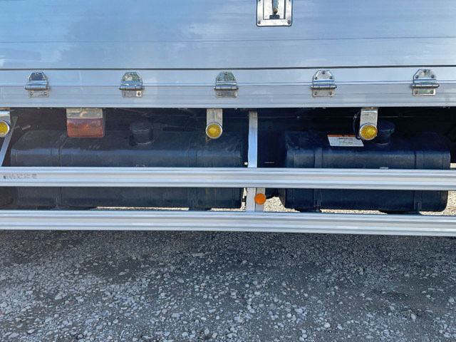 三菱ふそうスーパーグレートアルミウイング大型（10t）[写真15]