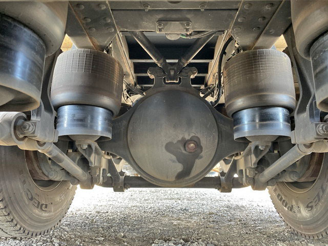 三菱ふそうスーパーグレートアルミウイング大型（10t）[写真19]