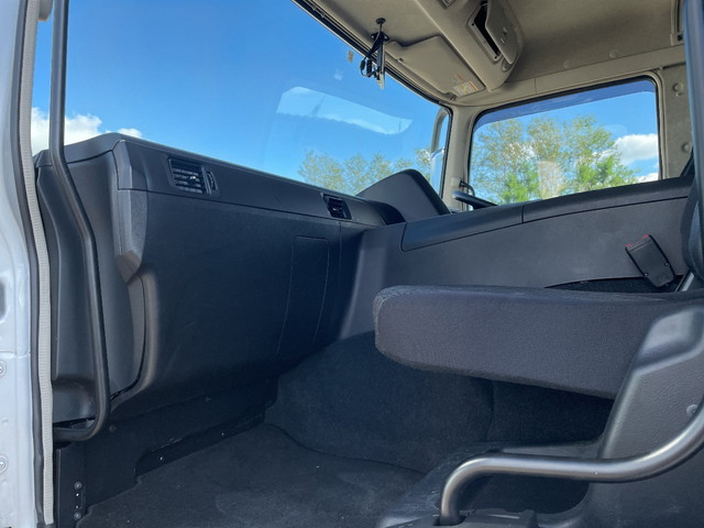 三菱ふそうスーパーグレートアルミウイング大型（10t）[写真25]