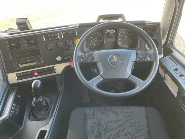 三菱ふそうスーパーグレートアルミウイング大型（10t）[写真29]